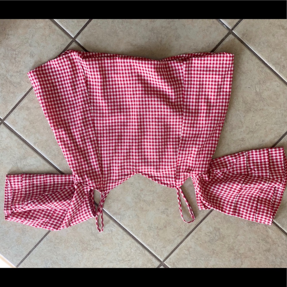 Red and whit plaid top